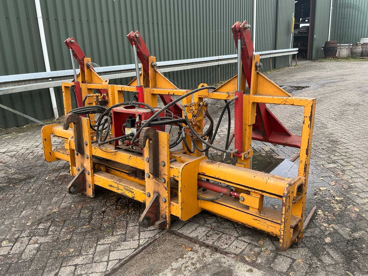 Meijer Stroo klem - Front loader for tractor: picture 1 Meijer Stroo klem - Front loader for tractor: picture 1