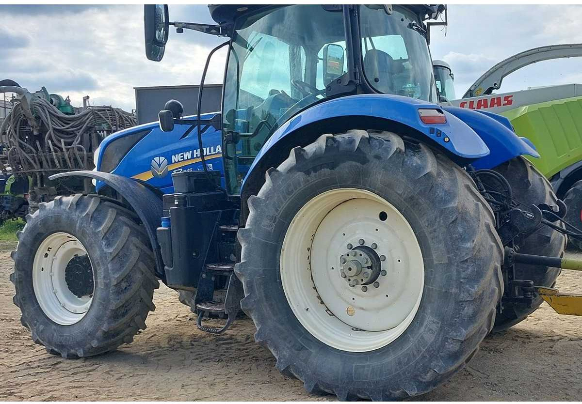 NEW HOLLAND - 2017 - T7.245 - 4WD AGRICULTURAL TRACTOR - Farm tractor: picture 2 NEW HOLLAND - 2017 - T7.245 - 4WD AGRICULTURAL TRACTOR - Farm tractor: picture 2