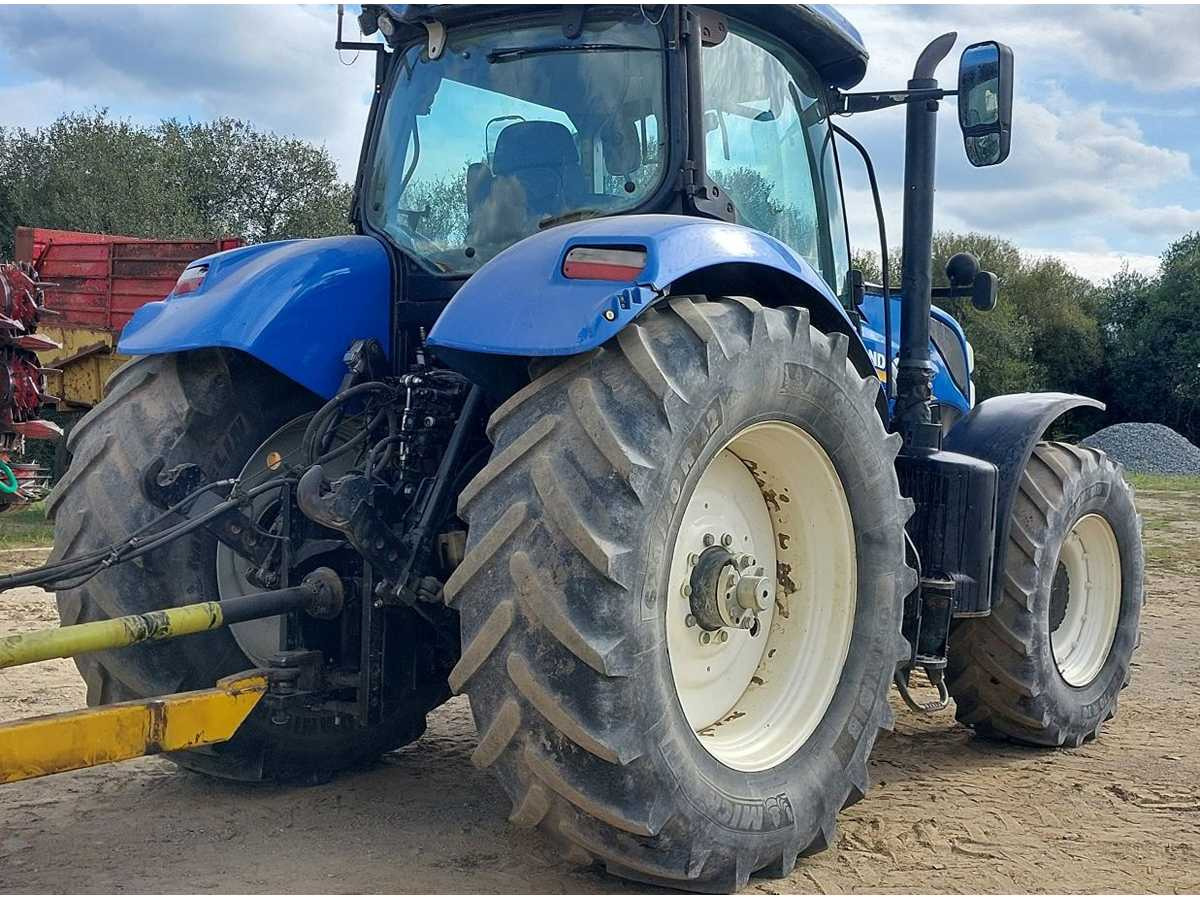 NEW HOLLAND - 2017 - T7.245 - 4WD AGRICULTURAL TRACTOR - Farm tractor: picture 3 NEW HOLLAND - 2017 - T7.245 - 4WD AGRICULTURAL TRACTOR - Farm tractor: picture 3