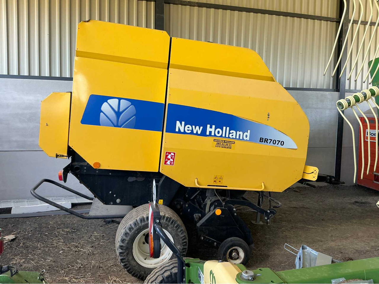 New Holland BR7070 - Round baler: picture 4 New Holland BR7070 - Round baler: picture 4