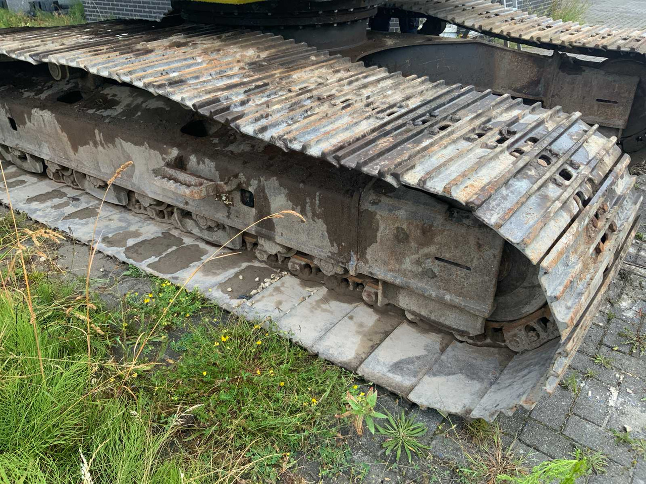 Crawler excavator New Holland E 215B: picture 15
