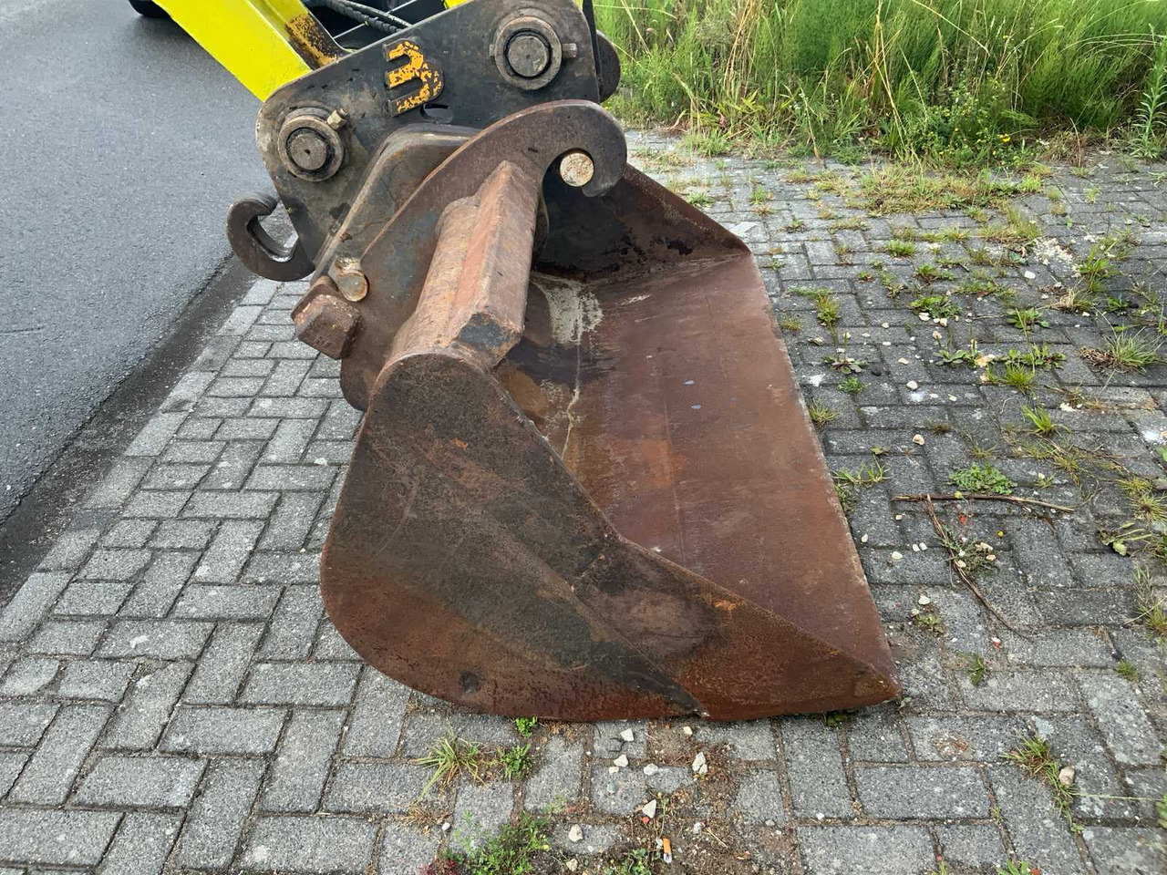 Crawler excavator New Holland E 215B: picture 24