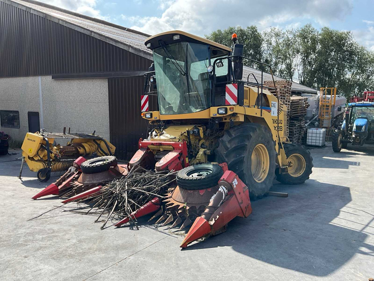 New Holland FX28 - Farm tractor: picture 1 New Holland FX28 - Farm tractor: picture 1