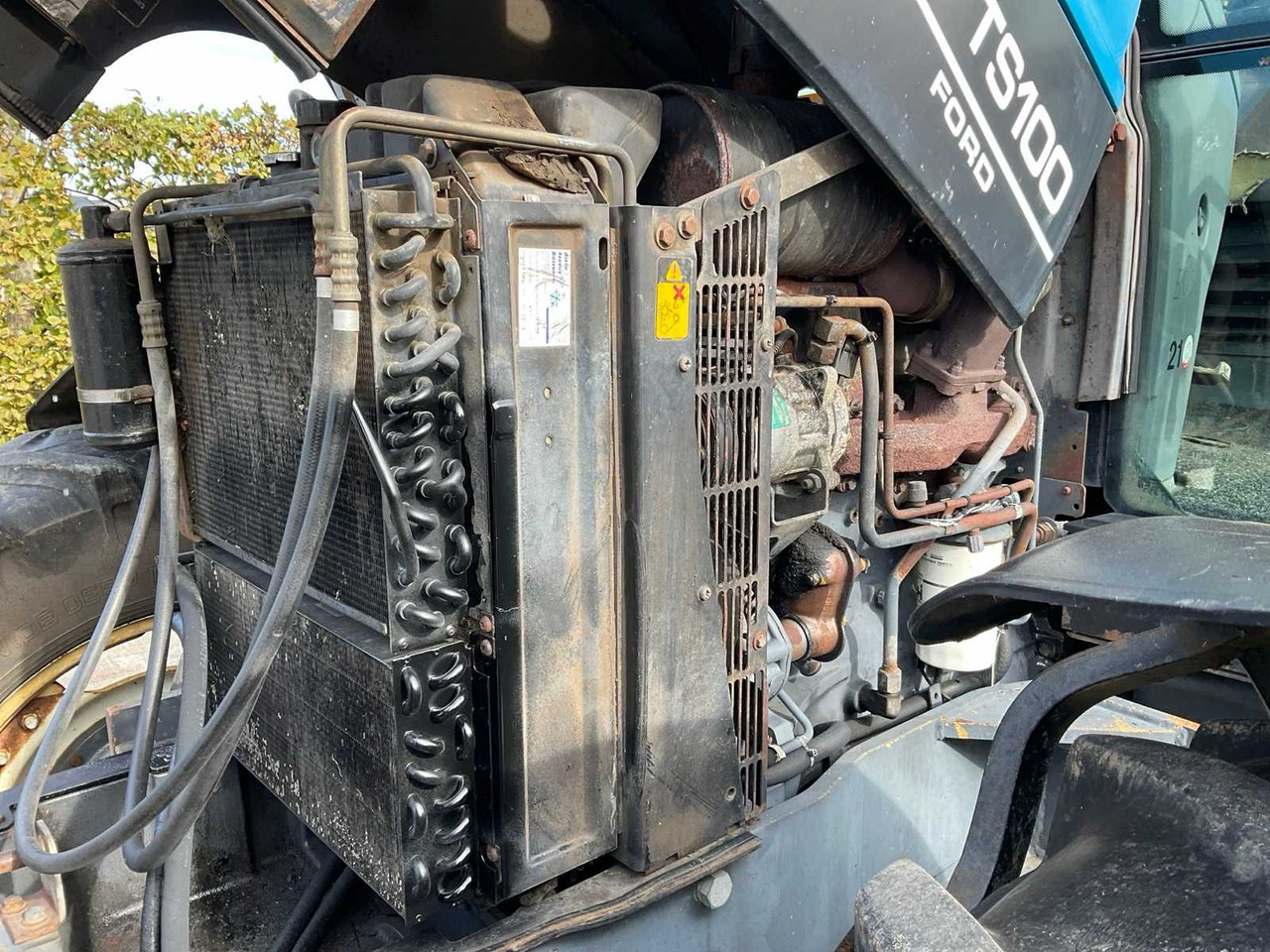 Farm tractor New Holland TS100: picture 49