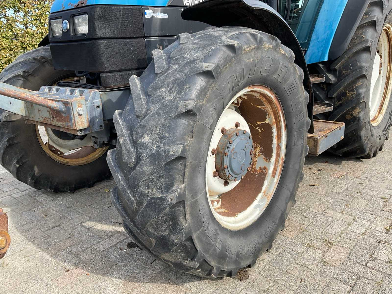 Farm tractor New Holland TS100: picture 28