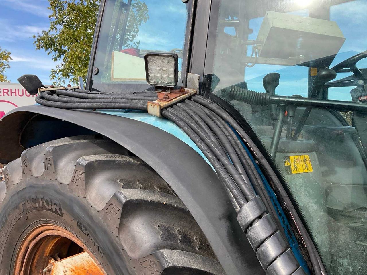 Farm tractor New Holland TS100: picture 18