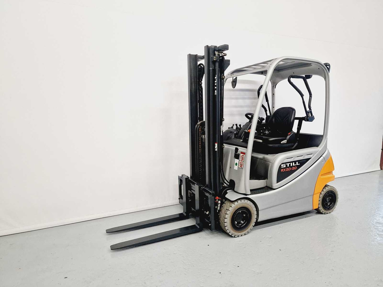 STILL - 2015 - RX20-20 - FORKLIFT - FREE-LIFT - SIDE-SHIFT, 4TH FUNCTION - Forklift: picture 1 STILL - 2015 - RX20-20 - FORKLIFT - FREE-LIFT - SIDE-SHIFT, 4TH FUNCTION - Forklift: picture 1