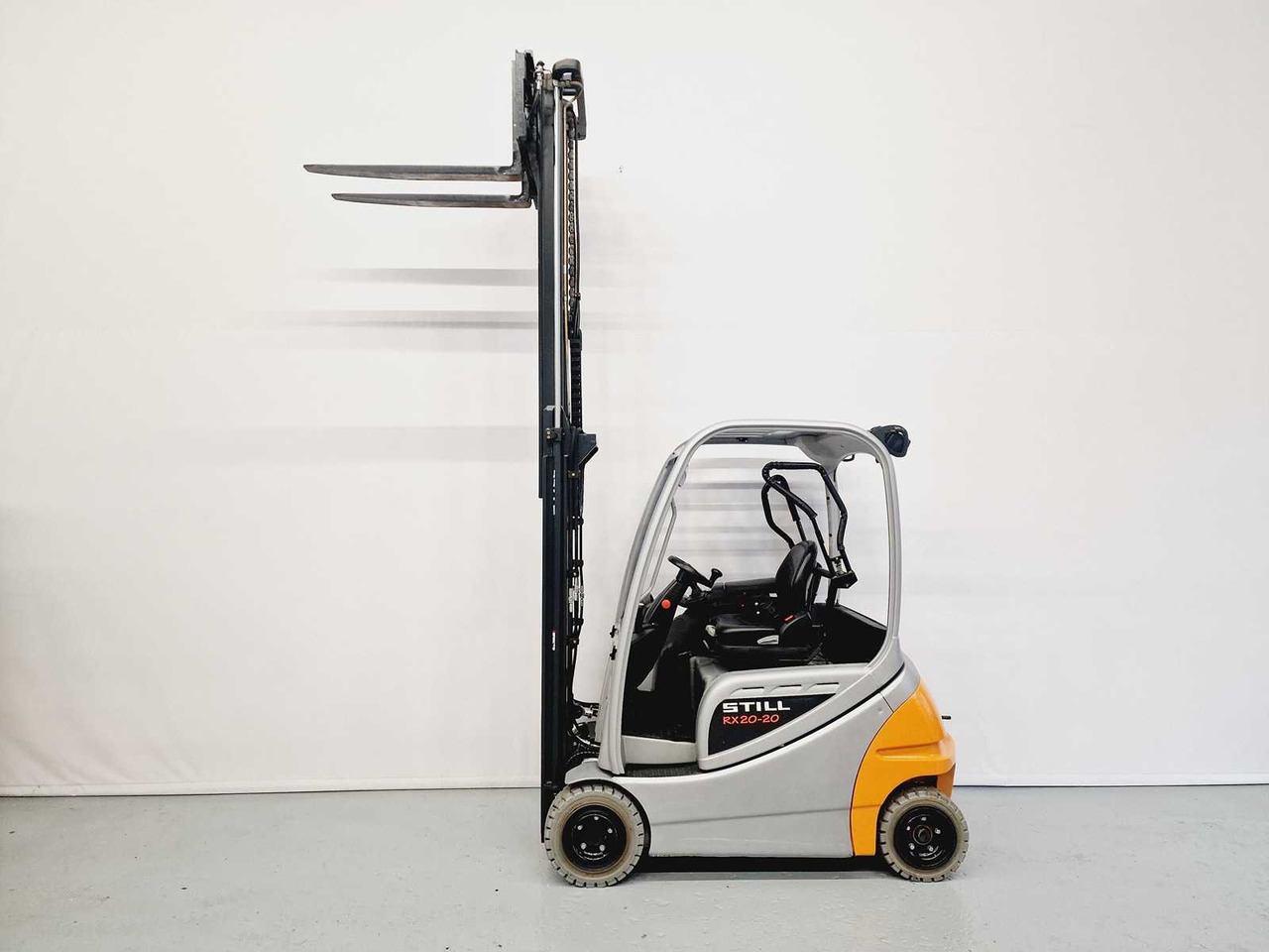 STILL - 2015 - RX20-20 - FORKLIFT - FREE-LIFT - SIDE-SHIFT, 4TH FUNCTION - Forklift: picture 5 STILL - 2015 - RX20-20 - FORKLIFT - FREE-LIFT - SIDE-SHIFT, 4TH FUNCTION - Forklift: picture 5