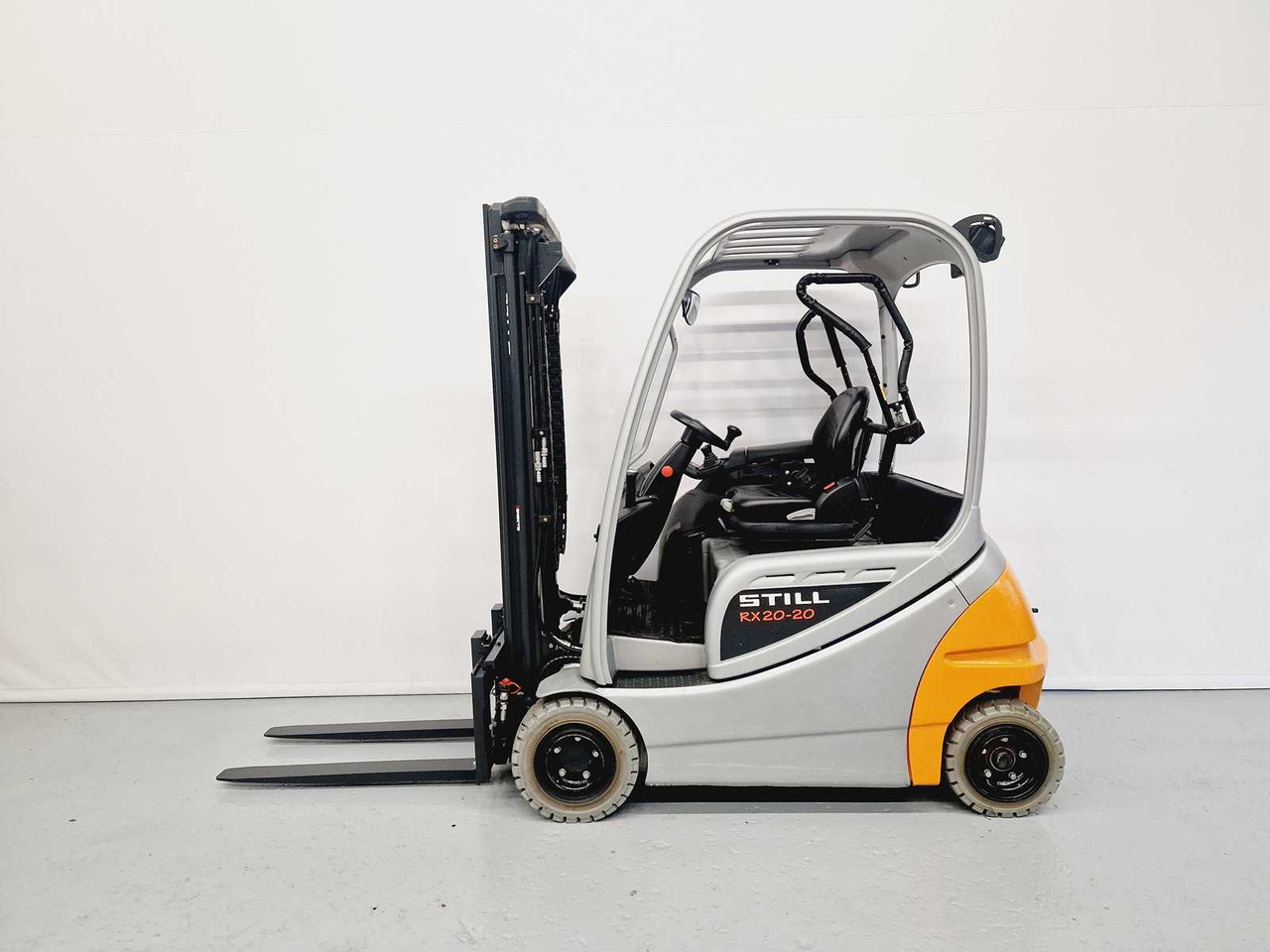 STILL - 2015 - RX20-20 - FORKLIFT - FREE-LIFT - SIDE-SHIFT, 4TH FUNCTION - Forklift: picture 2 STILL - 2015 - RX20-20 - FORKLIFT - FREE-LIFT - SIDE-SHIFT, 4TH FUNCTION - Forklift: picture 2