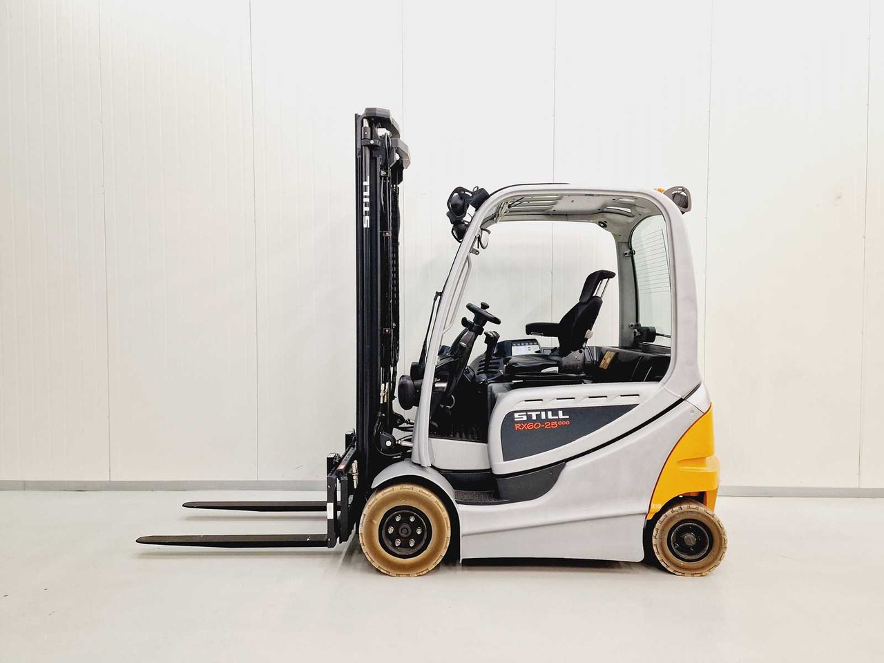 STILL - RX60-25 - FORKLIFT - NEW SIDE-SHIFT AND FORKS - 4TH FUNCTION - Forklift: picture 1 STILL - RX60-25 - FORKLIFT - NEW SIDE-SHIFT AND FORKS - 4TH FUNCTION - Forklift: picture 1
