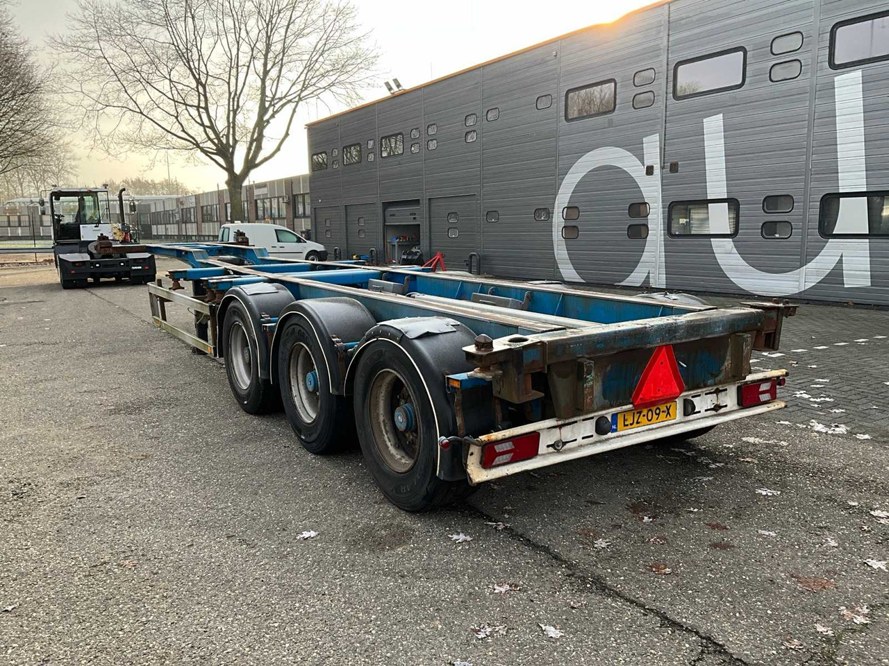 2001 HRD NT CON CONTAINER CHASSIS LJZ-09-X - Semi-trailer: picture 3 2001 HRD NT CON CONTAINER CHASSIS LJZ-09-X - Semi-trailer: picture 3