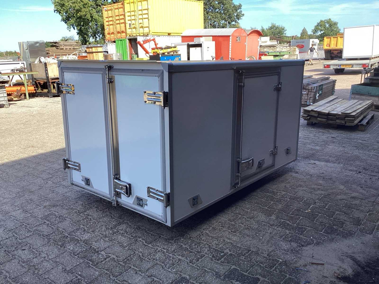 ESSELMANN CARGO BOX L SURFACE MOUNT UNIT - Trailer: picture 1 ESSELMANN CARGO BOX L SURFACE MOUNT UNIT - Trailer: picture 1