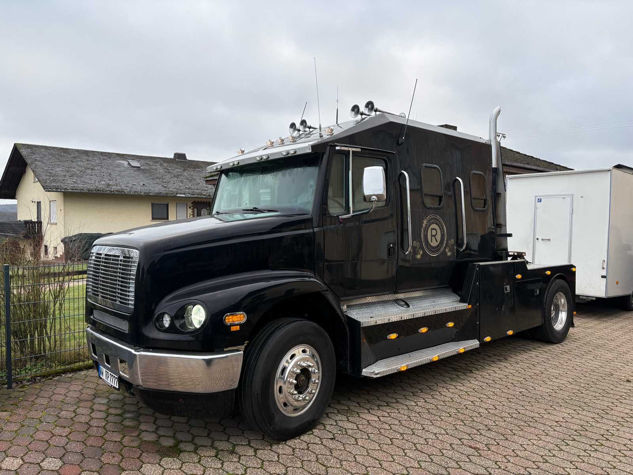 1999 FORD THX26MO – UNIQUE US SHOW TRUCK WITH LIVING SPACE CONVERSION - Truck: picture 1 1999 FORD THX26MO – UNIQUE US SHOW TRUCK WITH LIVING SPACE CONVERSION - Truck: picture 1