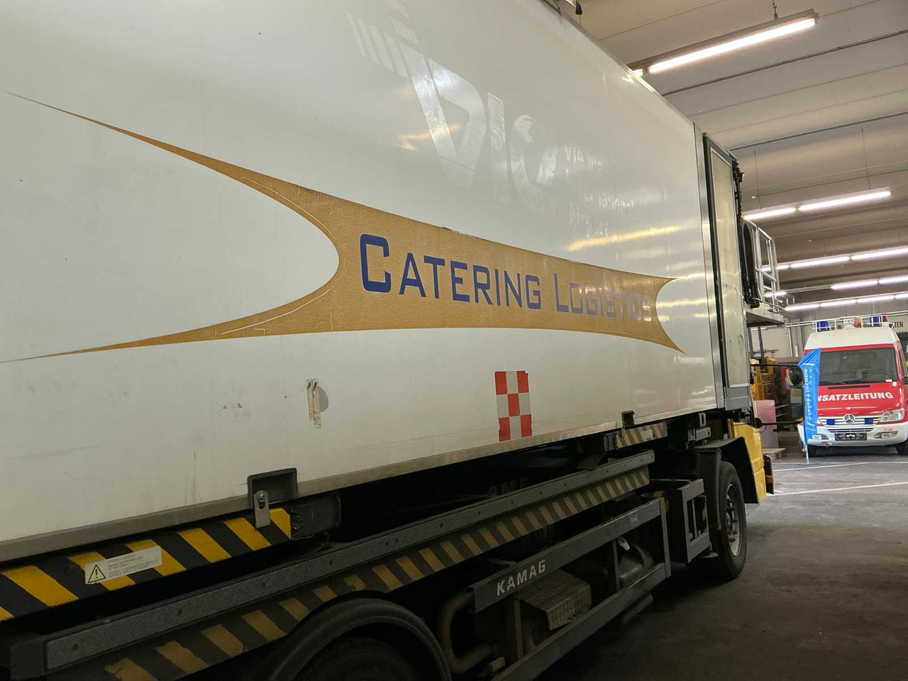 2001 MERCEDES-BENZ WBC22 CATERING TRUCK - Truck: picture 3 2001 MERCEDES-BENZ WBC22 CATERING TRUCK - Truck: picture 3