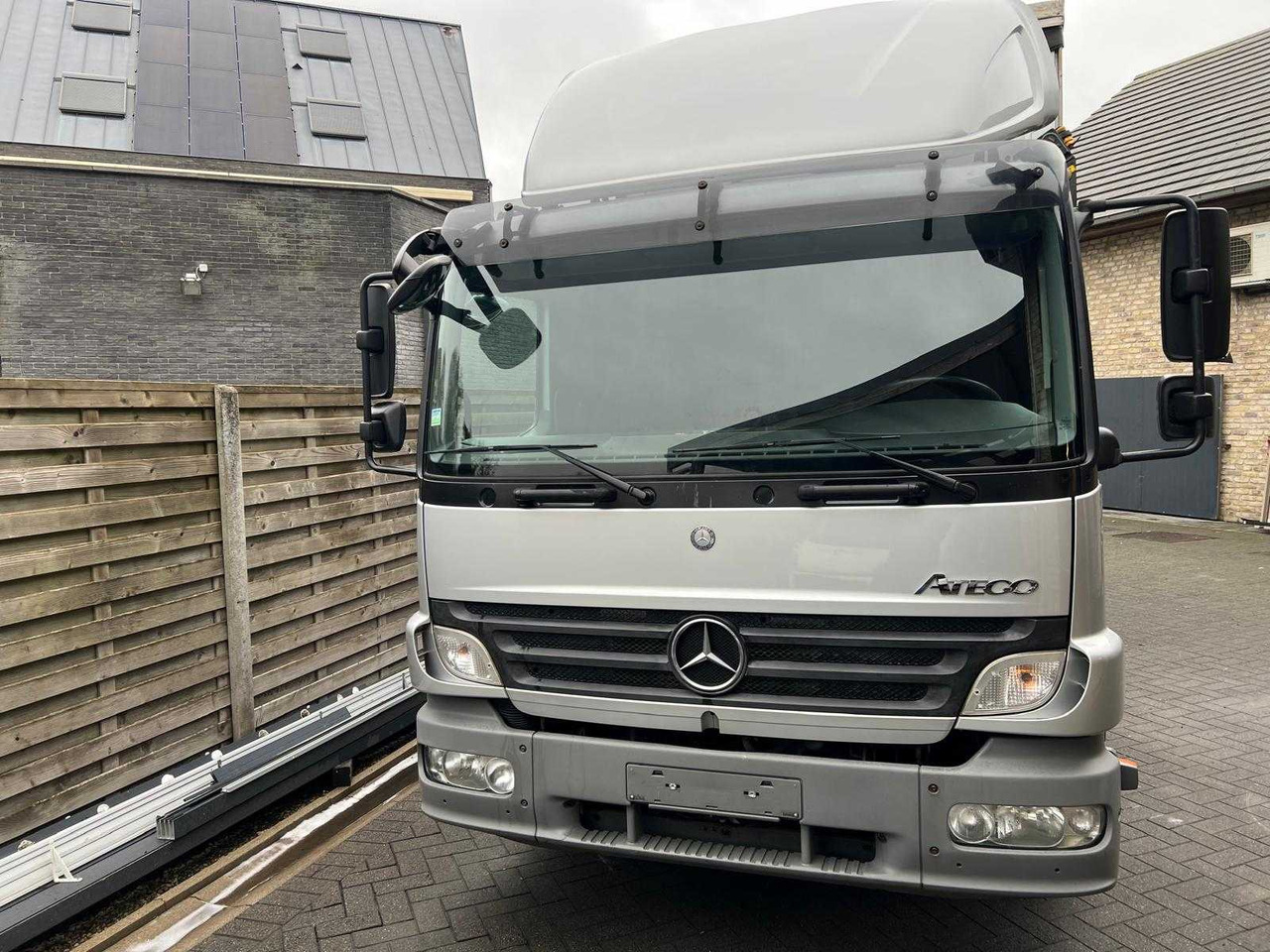 MERCEDES - ATEGO 1229 RL/11.9 - TRUCK - 2010 - Truck: picture 4 MERCEDES - ATEGO 1229 RL/11.9 - TRUCK - 2010 - Truck: picture 4