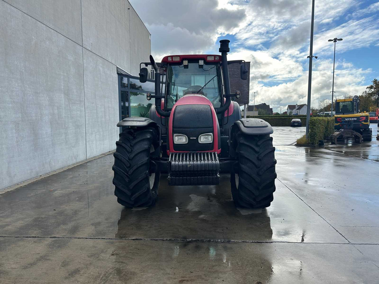 Valtra T150 - Farm tractor: picture 2 Valtra T150 - Farm tractor: picture 2
