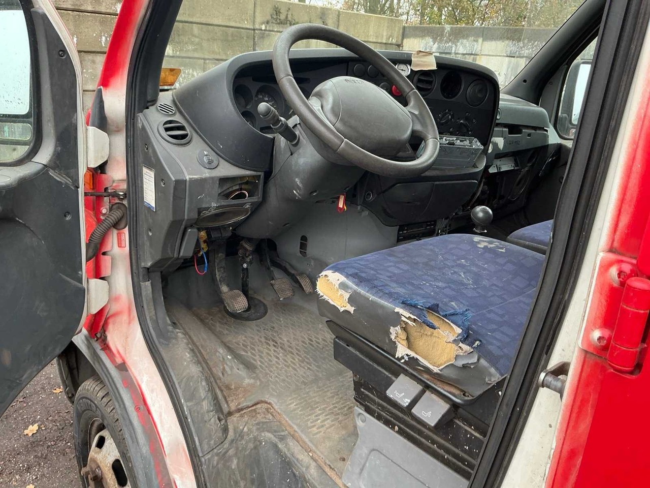 Van 2004 IVECO DAILY COMMERCIAL VEHICLE: picture 16 Van 2004 IVECO DAILY COMMERCIAL VEHICLE: picture 16