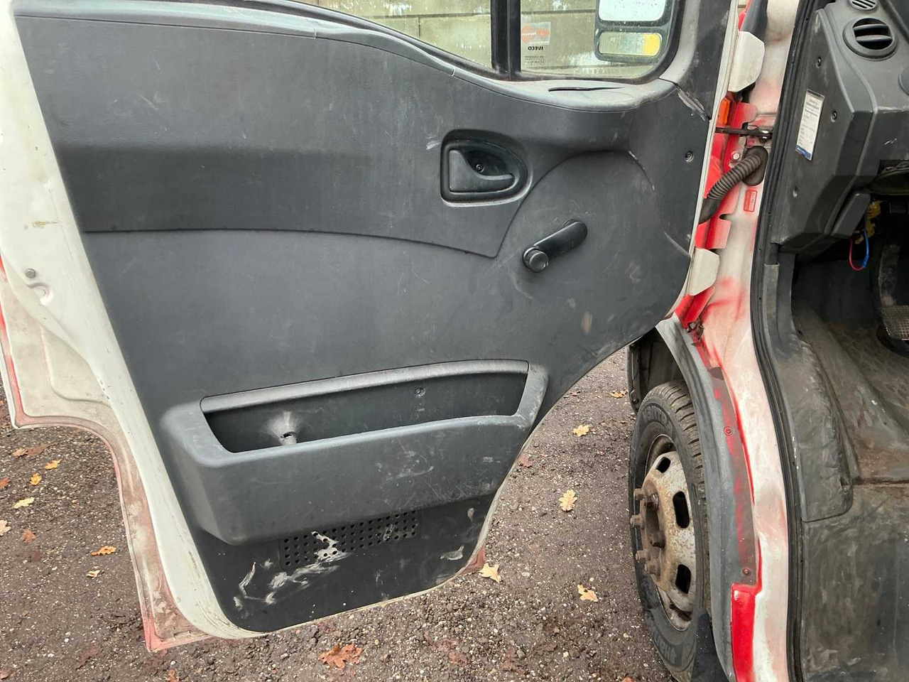 Van 2004 IVECO DAILY COMMERCIAL VEHICLE: picture 13 Van 2004 IVECO DAILY COMMERCIAL VEHICLE: picture 13