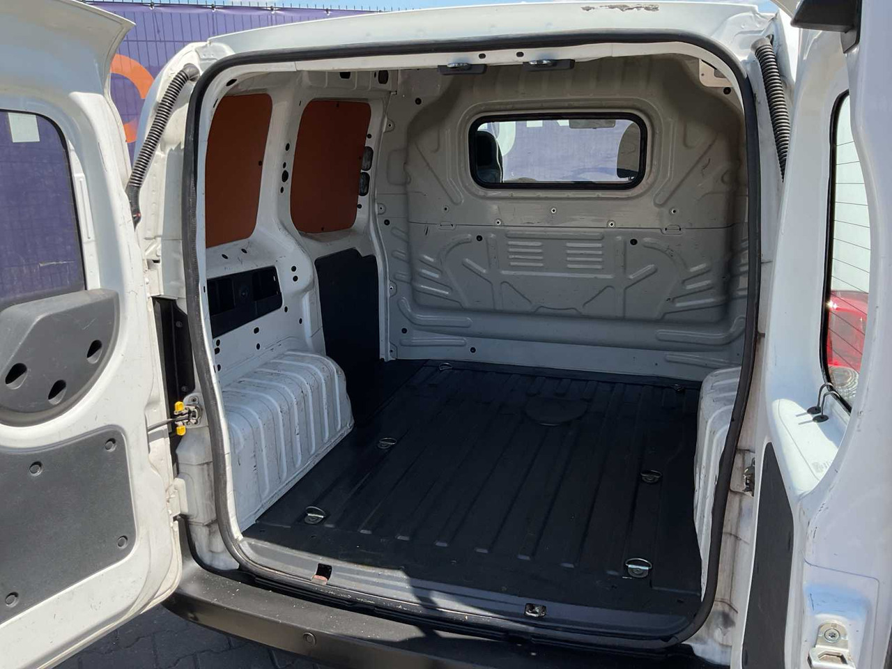 2009 - FIAT - FIORINO - 1.3 MJ SX - COMMERCIAL VEHICLE - Van: picture 5 2009 - FIAT - FIORINO - 1.3 MJ SX - COMMERCIAL VEHICLE - Van: picture 5