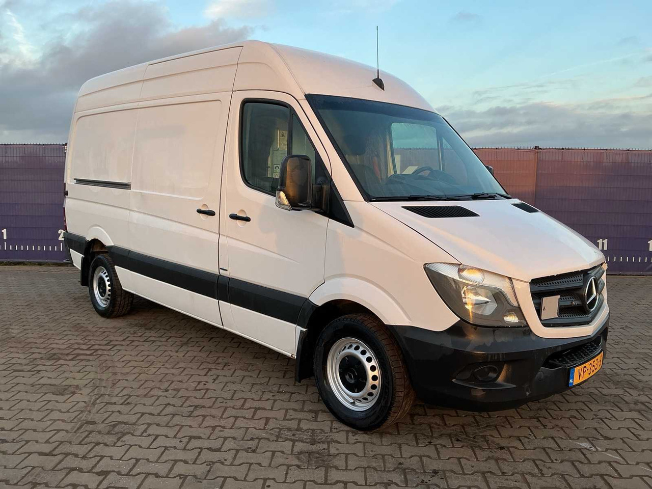 2015 - MERCEDES-BENZ - SPRINTER - 413 2.2 CDI 366 HDDC - COMMERCIAL VEHICLE - Van: picture 2 2015 - MERCEDES-BENZ - SPRINTER - 413 2.2 CDI 366 HDDC - COMMERCIAL VEHICLE - Van: picture 2
