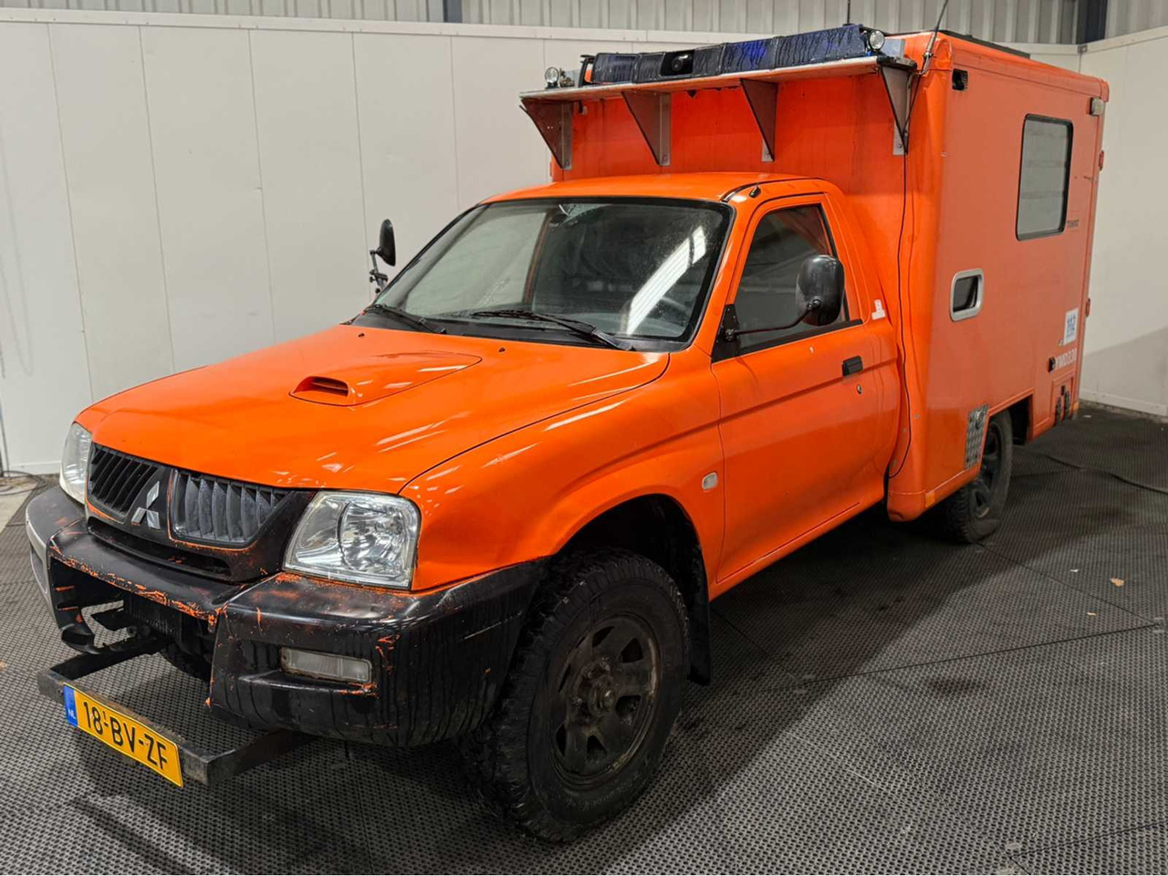 MITSUBISHI - L 200 - 4X4 - EX RESCUE BRIGADE - COMMERCIAL VEHICLE - 2006 - Van: picture 1 MITSUBISHI - L 200 - 4X4 - EX RESCUE BRIGADE - COMMERCIAL VEHICLE - 2006 - Van: picture 1