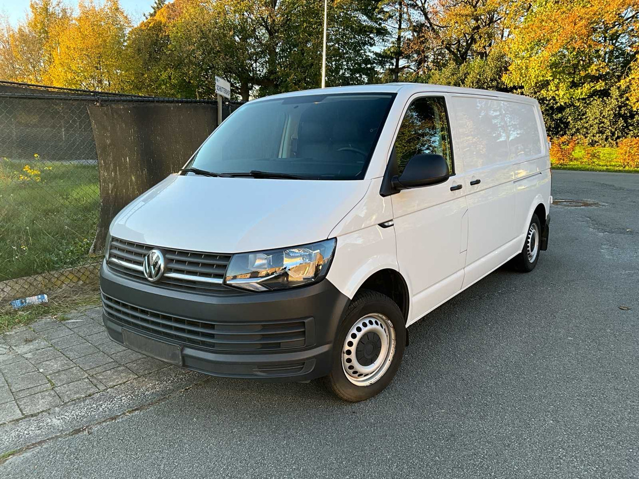 VOLKSWAGEN TRANSPORTER 7J0 COMMERCIAL VEHICLE - Van: picture 1 VOLKSWAGEN TRANSPORTER 7J0 COMMERCIAL VEHICLE - Van: picture 1