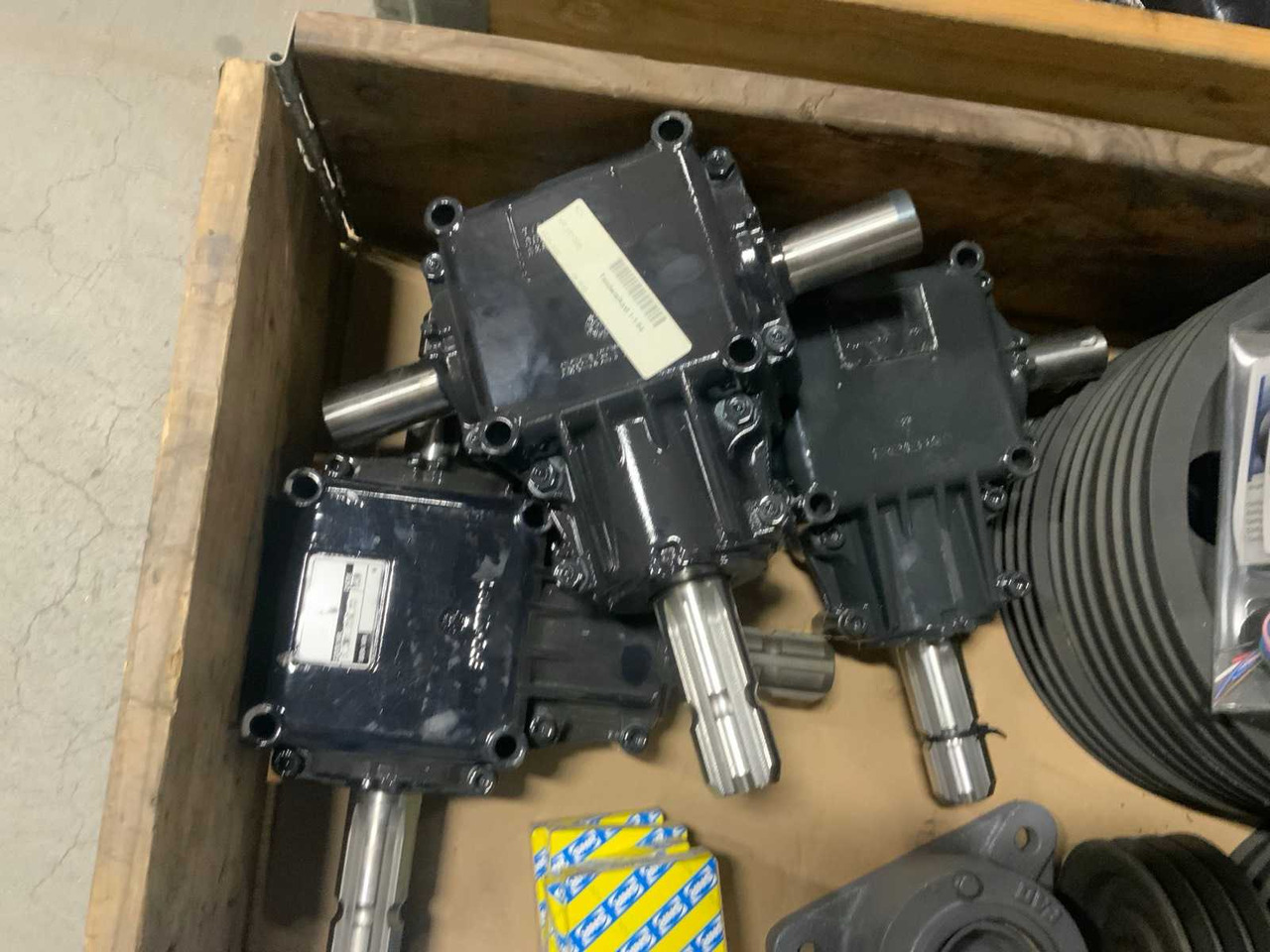 Various agricultural machine parts - Front loader for tractor: picture 5 Various agricultural machine parts - Front loader for tractor: picture 5