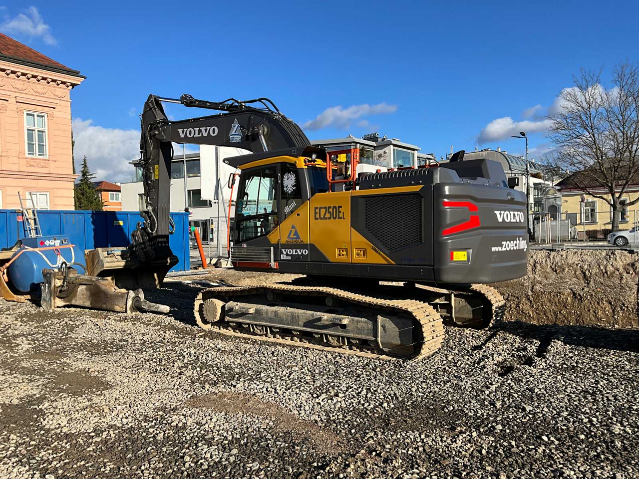 Volvo EXCAVATOR / EC250EL Hybrid - Crawler excavator: picture 2 Volvo EXCAVATOR / EC250EL Hybrid - Crawler excavator: picture 2
