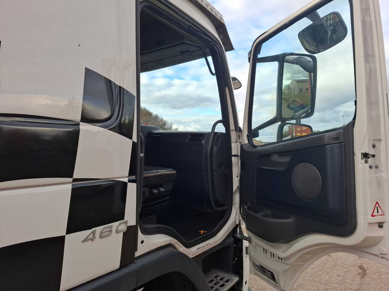 Dumper Volvo FM460: picture 21 Dumper Volvo FM460: picture 21