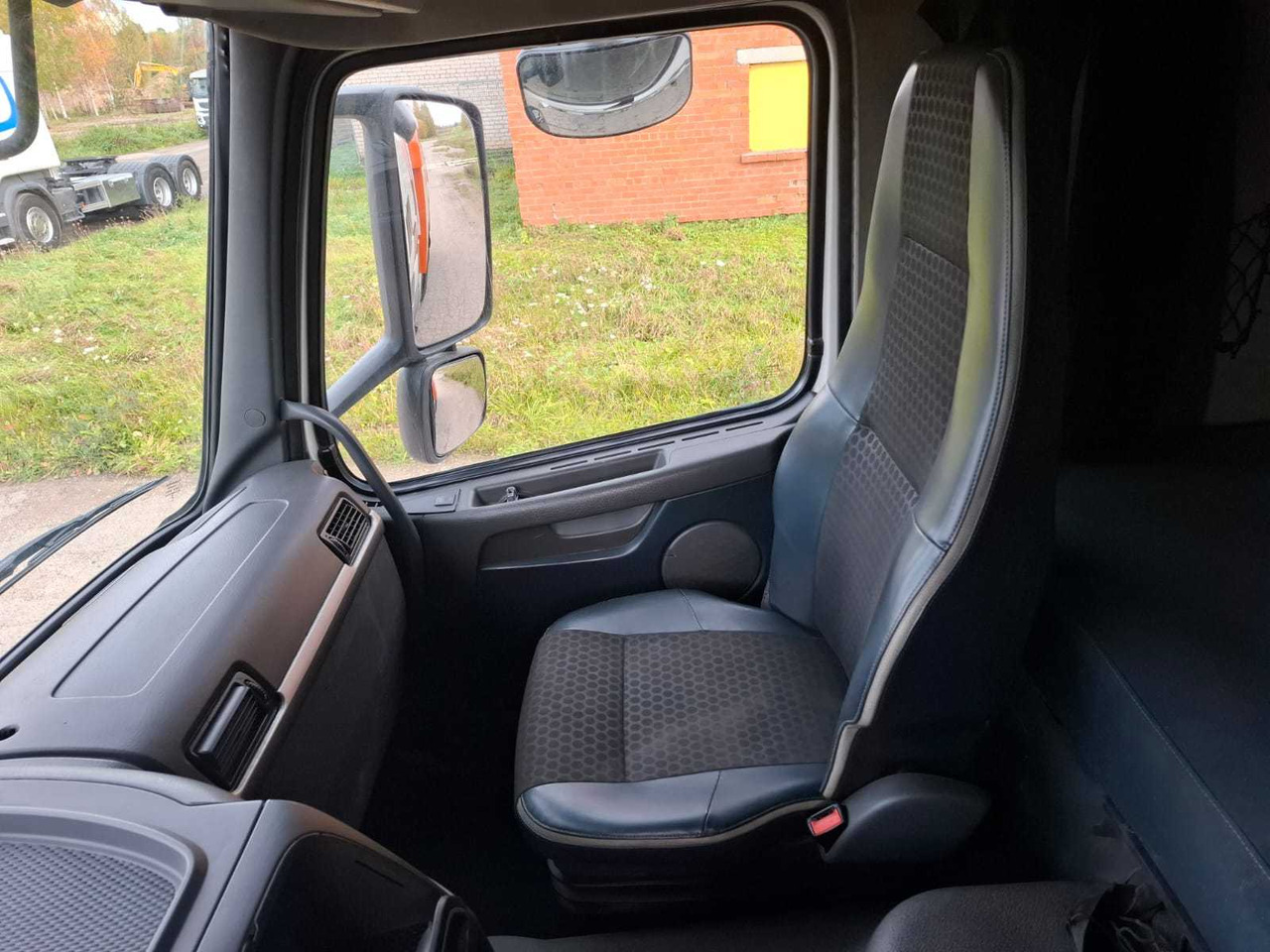 Dumper Volvo FM460: picture 18 Dumper Volvo FM460: picture 18