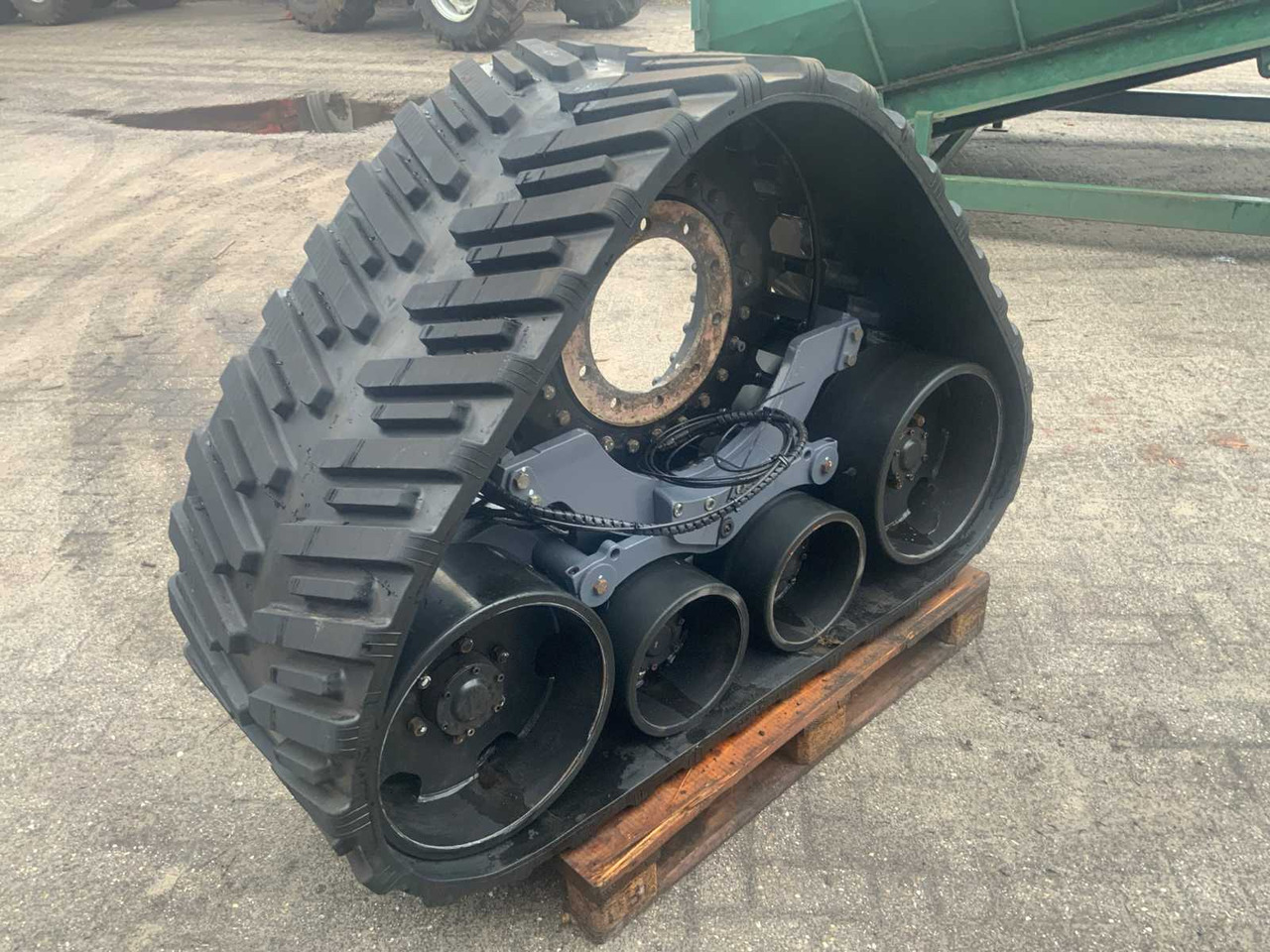 West-track D19X128X34 - Farm tractor: picture 3 West-track D19X128X34 - Farm tractor: picture 3
