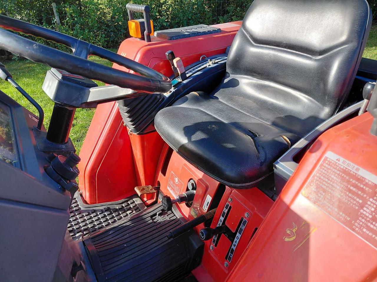 Yanmar F125 - Compact tractor: picture 5 Yanmar F125 - Compact tractor: picture 5