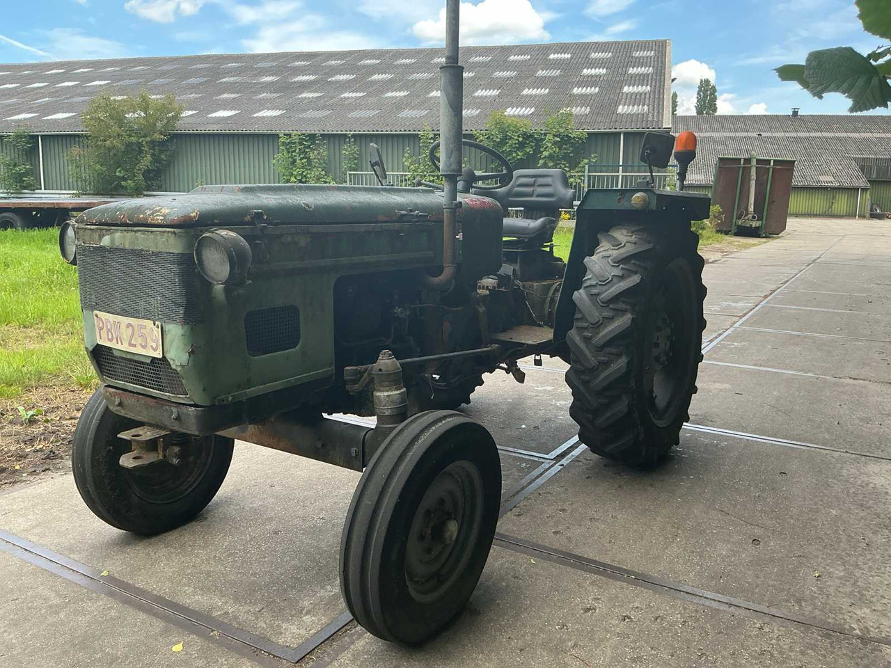 Zetor 4712 - Farm tractor: picture 1 Zetor 4712 - Farm tractor: picture 1
