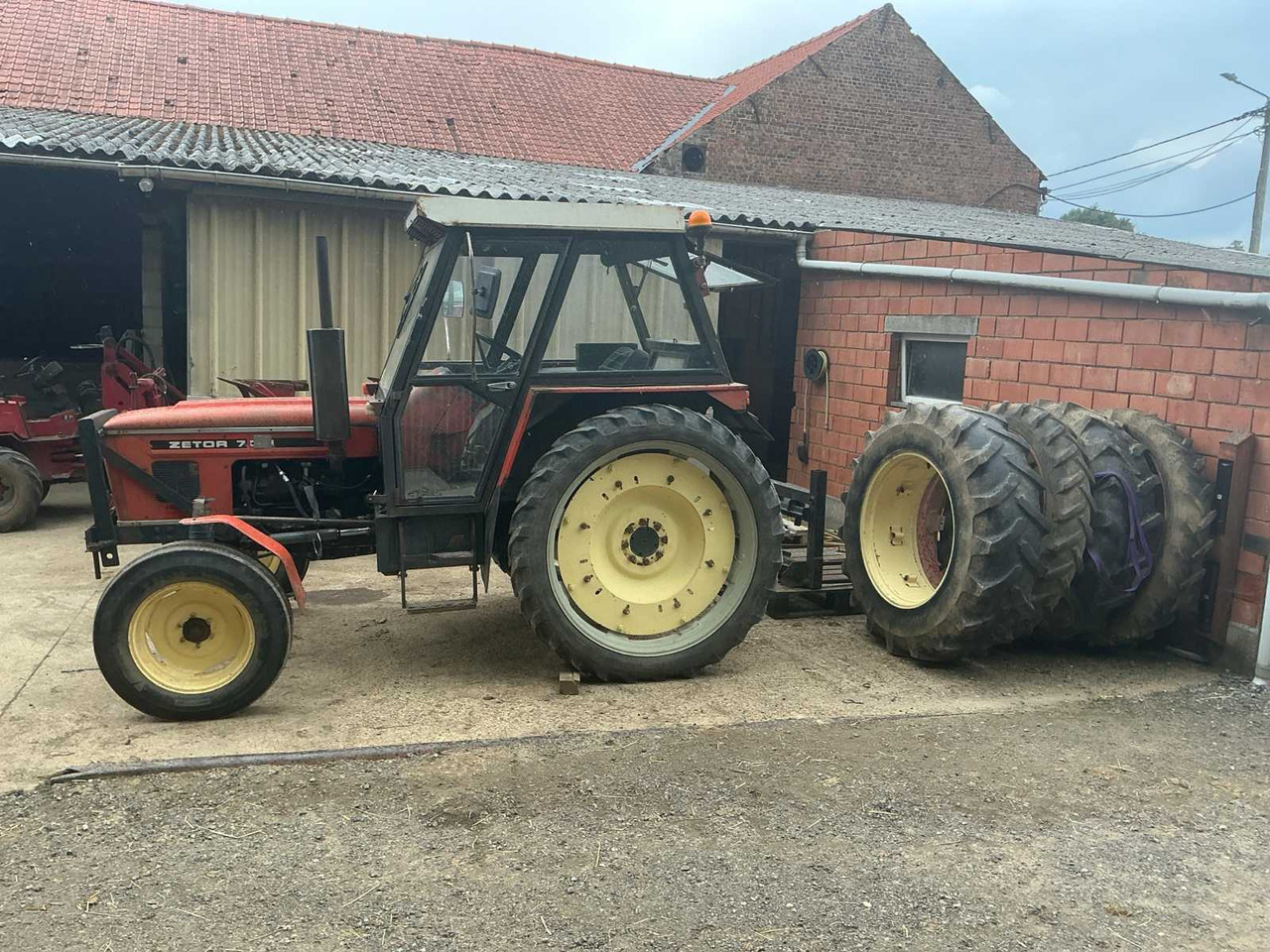 Zetor 7011 - Farm tractor: picture 2 Zetor 7011 - Farm tractor: picture 2