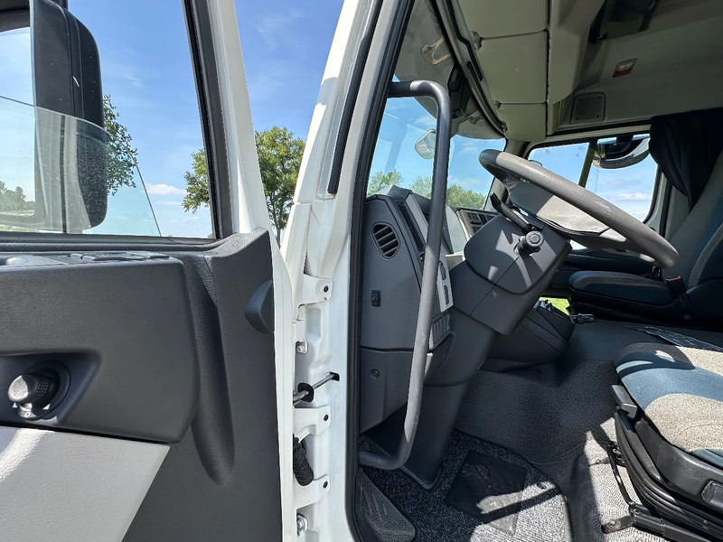 Box truck Volvo FL 210.12 EURO6: picture 17