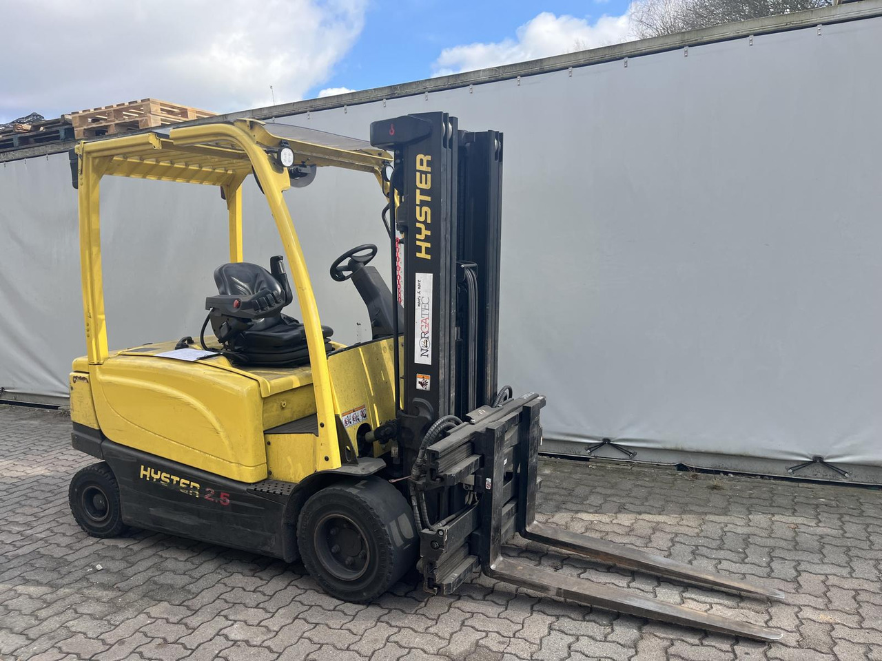 Hyster J2.5XN - Electric forklift: picture 1 Hyster J2.5XN - Electric forklift: picture 1