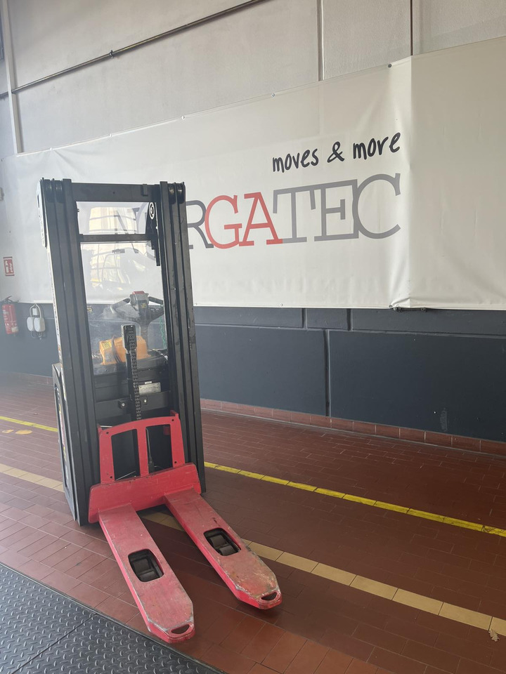 Hyster S1.4 - Stacker: picture 2 Hyster S1.4 - Stacker: picture 2