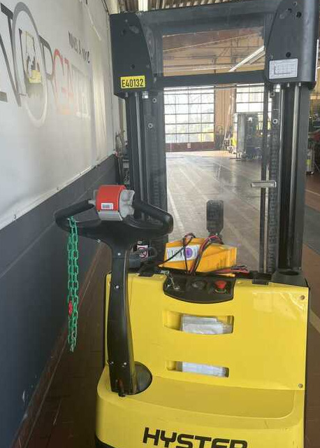 Hyster S1.4 - Stacker: picture 3 Hyster S1.4 - Stacker: picture 3