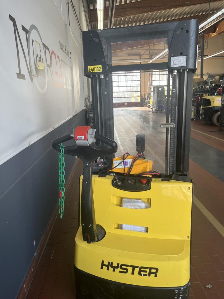Hyster S1.4 - Stacker: picture 4 Hyster S1.4 - Stacker: picture 4