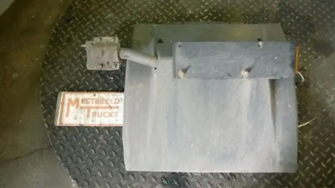 DAF Spatbord achteras - Frame/ Chassis for Truck: picture 1 DAF Spatbord achteras - Frame/ Chassis for Truck: picture 1