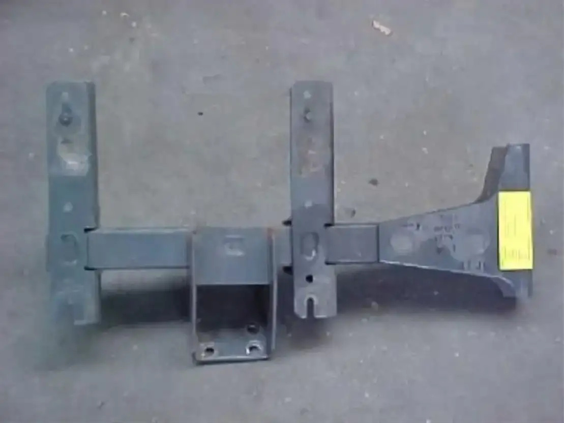 DAF Steun spatscherm - Frame/ Chassis for Truck: picture 1 DAF Steun spatscherm - Frame/ Chassis for Truck: picture 1
