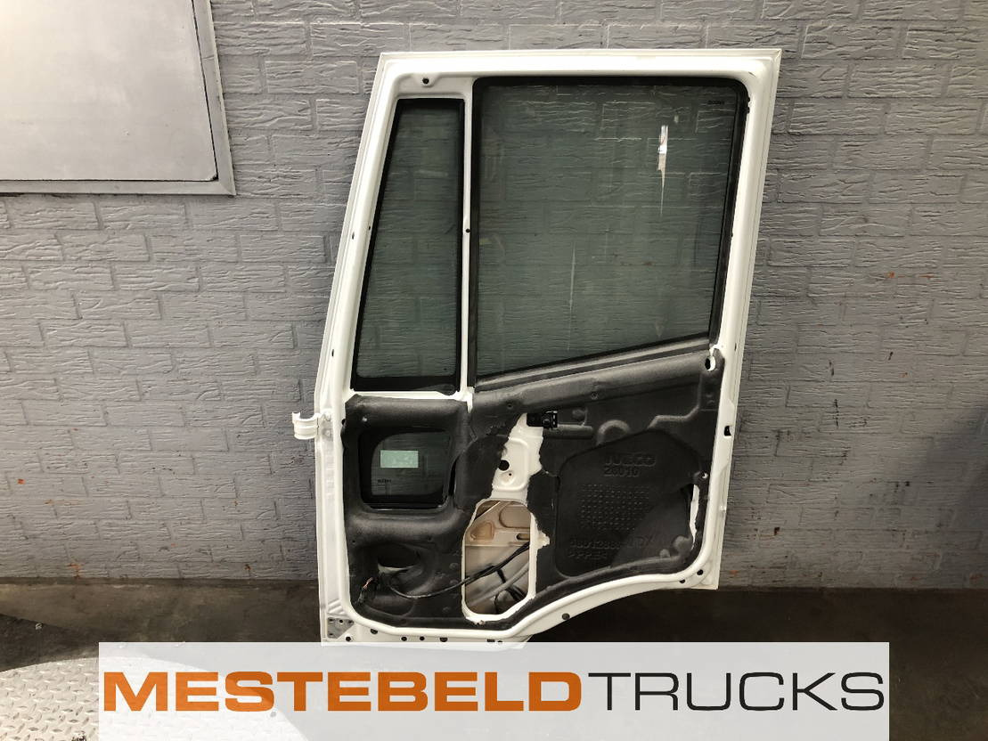 Iveco Deur rechts - Cab and interior for Truck: picture 2 Iveco Deur rechts - Cab and interior for Truck: picture 2