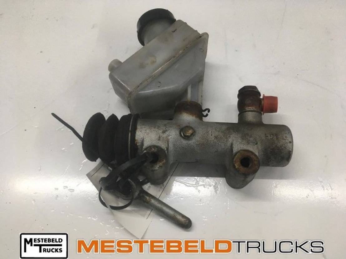 Iveco Koppelingscilinder met reservoir - Clutch cylinder for Truck: picture 1 Iveco Koppelingscilinder met reservoir - Clutch cylinder for Truck: picture 1