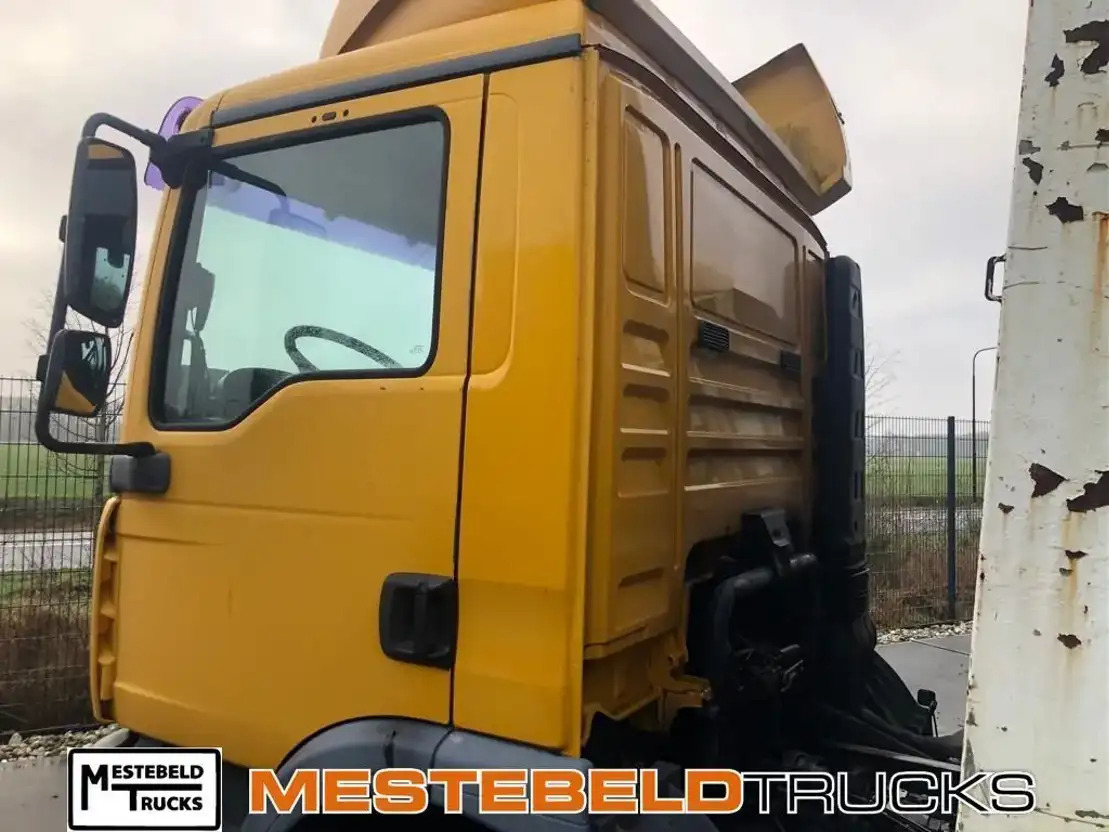 MAN Cabine TGM 15.240 - Cab and interior for Truck: picture 2 MAN Cabine TGM 15.240 - Cab and interior for Truck: picture 2