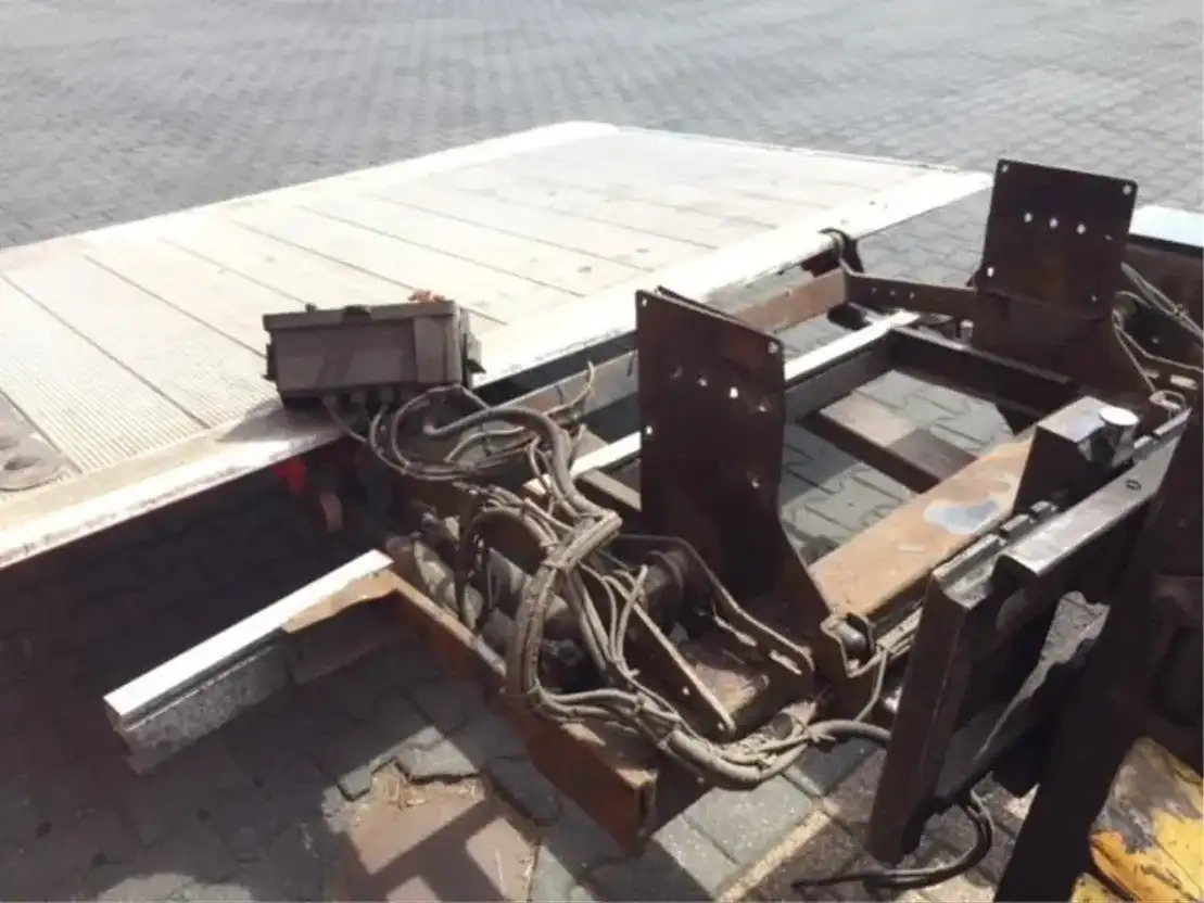 MAN L aadklep D'Hollandia - Tail lift: picture 3 MAN L aadklep D'Hollandia - Tail lift: picture 3