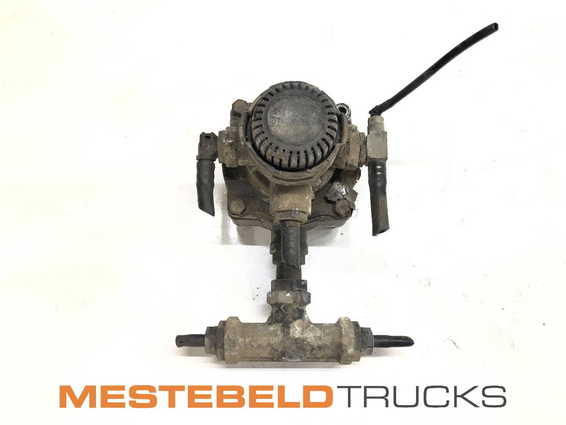 MAN Relaisklep rem - Brake valve for Truck: picture 1 MAN Relaisklep rem - Brake valve for Truck: picture 1