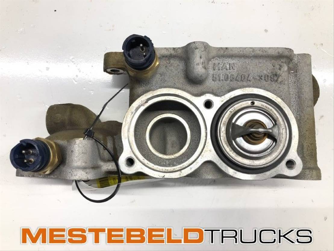 MAN Thermostaathuis D2676 - Engine and parts for Truck: picture 1 MAN Thermostaathuis D2676 - Engine and parts for Truck: picture 1