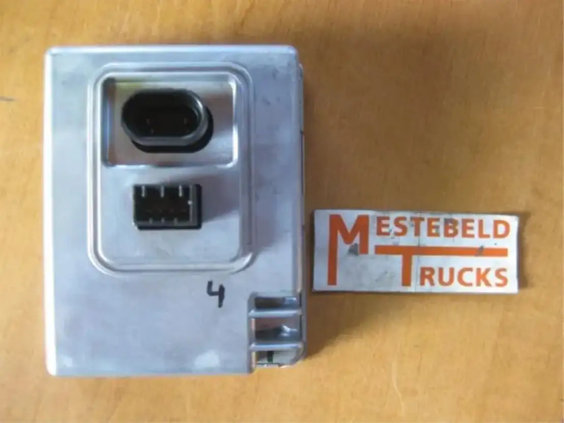 Mercedes-Benz Actros ontstekingsunit van Xenon koplamp - Electrical system for Truck: picture 1 Mercedes-Benz Actros ontstekingsunit van Xenon koplamp - Electrical system for Truck: picture 1