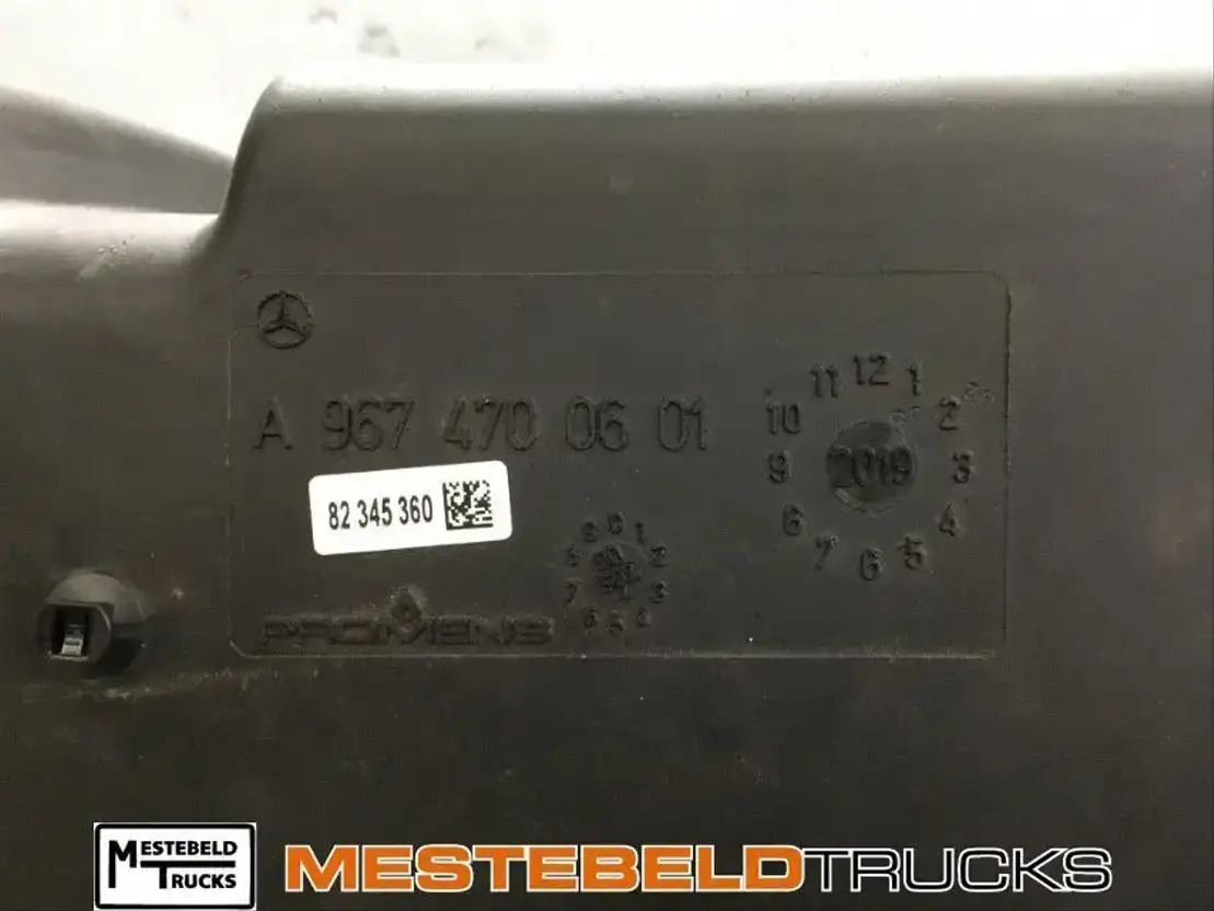 Mercedes-Benz Brandstoftank Atego 130 Liter - Fuel tank for Truck: picture 2 Mercedes-Benz Brandstoftank Atego 130 Liter - Fuel tank for Truck: picture 2