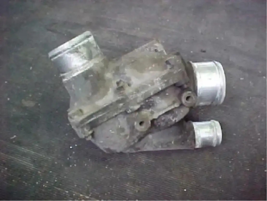 Scania T hermostaathuis - Cooling system for Truck: picture 1 Scania T hermostaathuis - Cooling system for Truck: picture 1